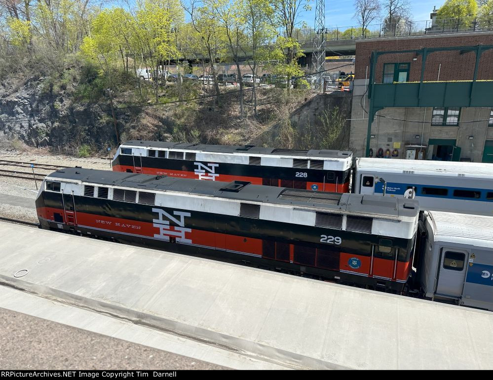 MNCR 229, 228